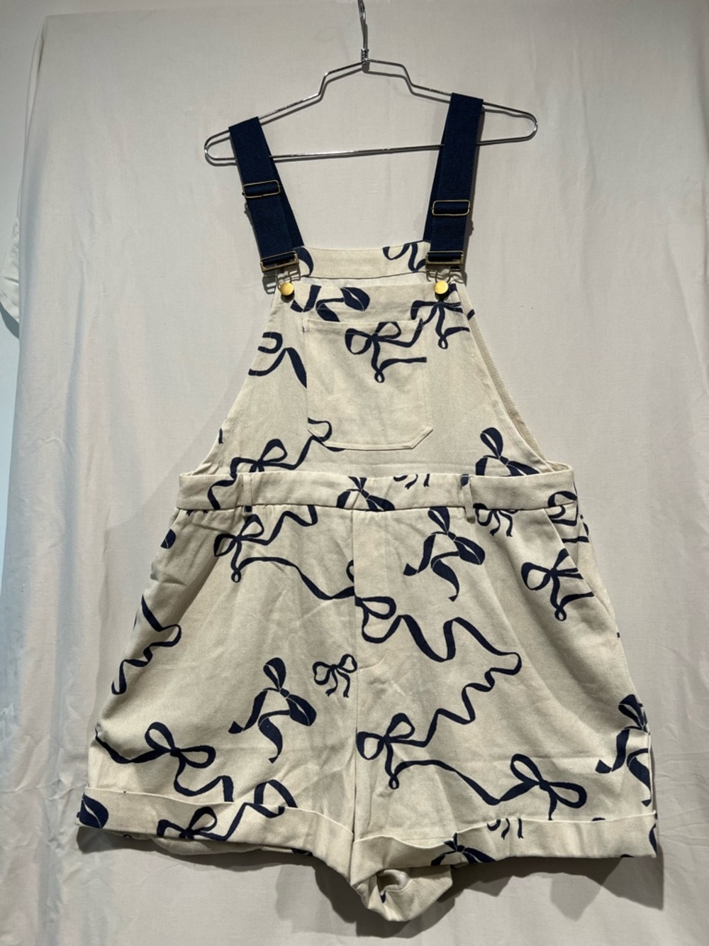 Cider Cream Printed Overall Shorts Bow Pattern Adjustable Straps XL NWT